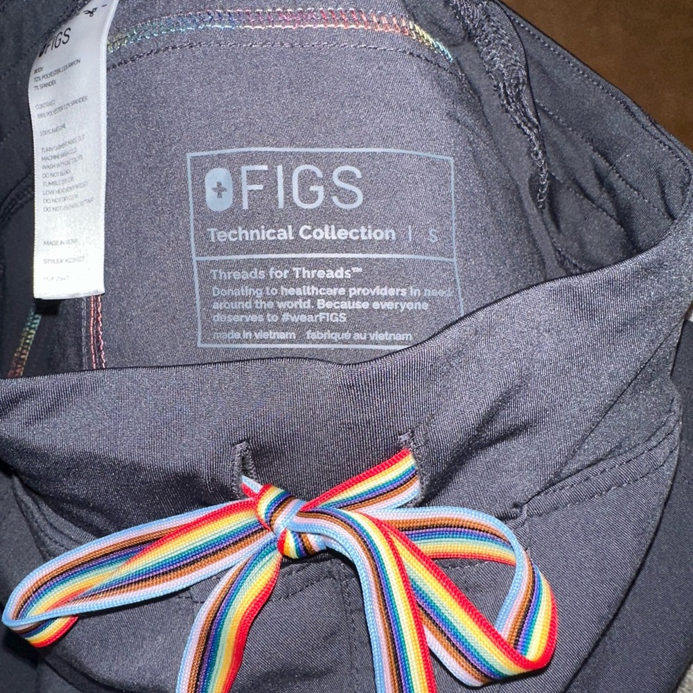 LIMITED EDITION Figs PRIDE Charcoal Joggers 🌈